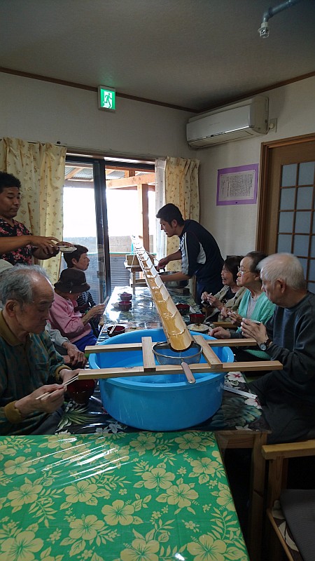 流しそうめん