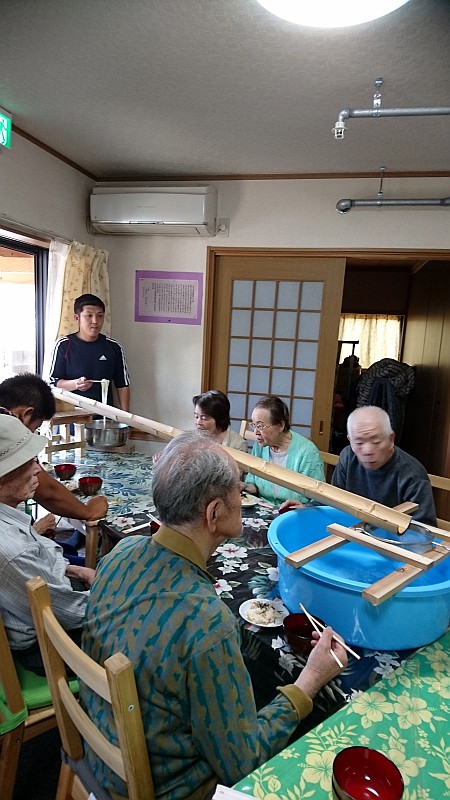 流しそうめん